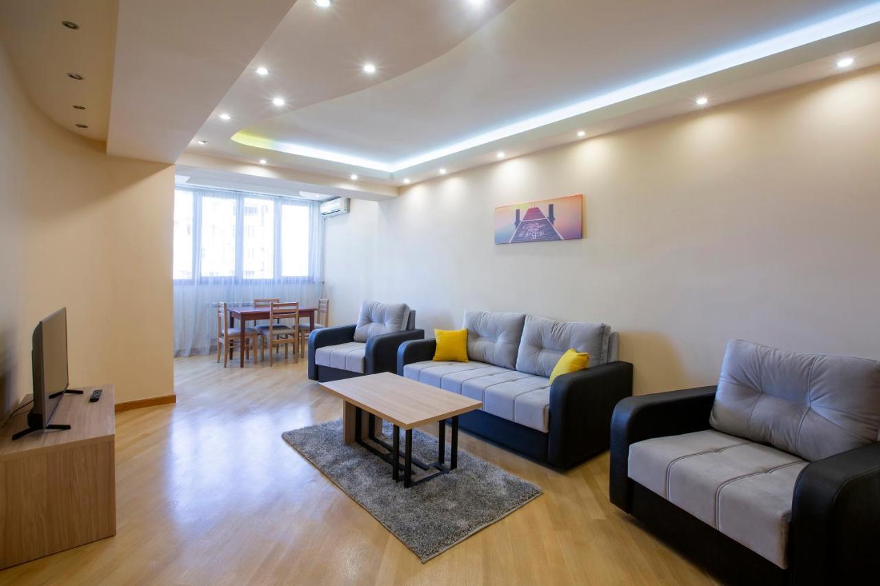 Umba Apartment N4 - Balcony And Mount Ararat View Erévan Extérieur photo